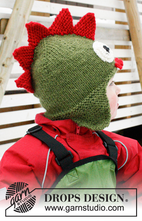 Rhaegal / DROPS Extra 0-1018 - Dziecięca czapka smok na drutach, z włóczki DROPS Alaska. Z nausznikami. Rozmiary od 3 do 12 lat.