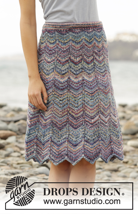 The Wave / DROPS Extra 0-1257 - Knitted DROPS skirt with zig-zag pattern and stripes in ”Fabel”. Size S- XXXL