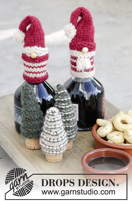 Season's Treats / DROPS Extra 0-1347 - Knitted Santa and Christmas tree bottle cap covers, in garter and stocking stitch. Piece is worked in DROPS Nepal. Theme: Christmas