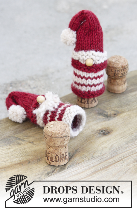 Season's Treats / DROPS Extra 0-1347 - Knitted Santa and Christmas trees bottle cover in garter st and stockinette st for Christmas in DROPS Nepal.