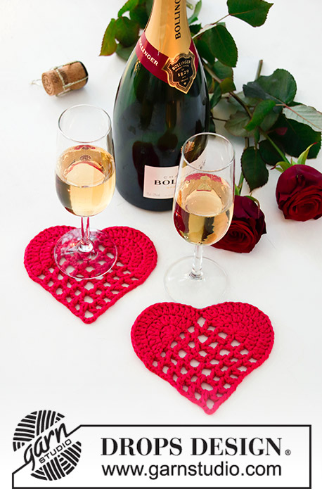 Time for Romance / DROPS Extra 0-1417 - DROPS Paris lõngast heegeldatud tassialused Valentinipäevaks