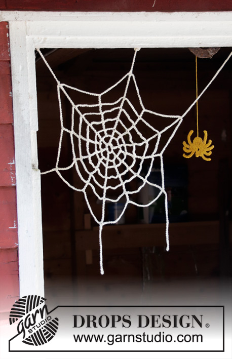 Miss Spider's House / DROPS Extra 0-1426 - Virkad spindel och spindelväv i DROPS Paris. Tema: Halloween.