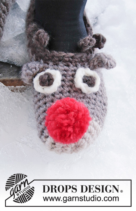 The Rudolphs / DROPS Extra 0-1429 - Chaussons crochetés en DROPS Snow, avec tête de renne et pompons. Du 35 au 43. 
Thème: Noël.
