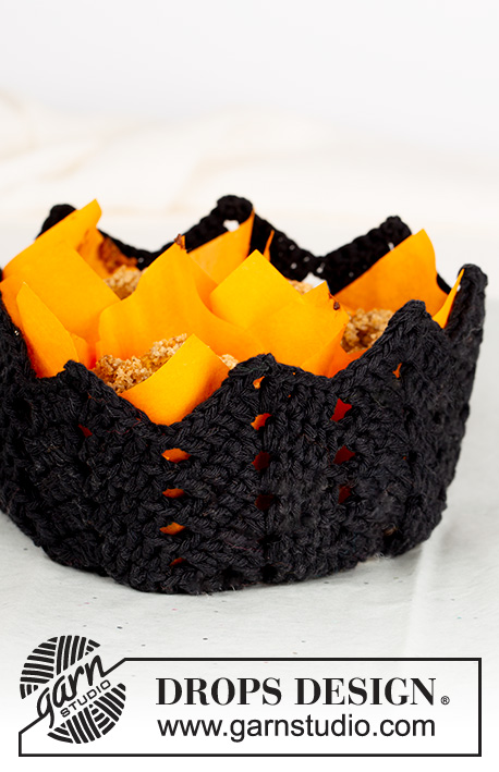 Bowl of Teeth / DROPS Extra 0-1458 - Cesto crochetado com ponto rendado em DROPS Paris. 
Tema: Halloween
