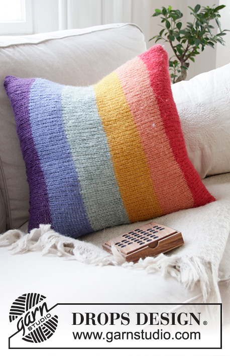 Rainbow Pillow / DROPS Extra 0-1487 - Stickad kudde med ränder i regnbågsfärger, stickad i DROPS Brushed Alpaca Silk. Passar till en kudde på 50x50 cm.
