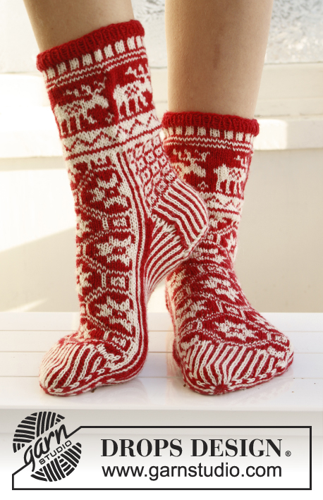 Christmas Fable / DROPS Extra 0-789 - Calcetas DROPS de Navidad, tejidas con jacquard noruego en “Fabel”. Tamaño: 35 – 43.