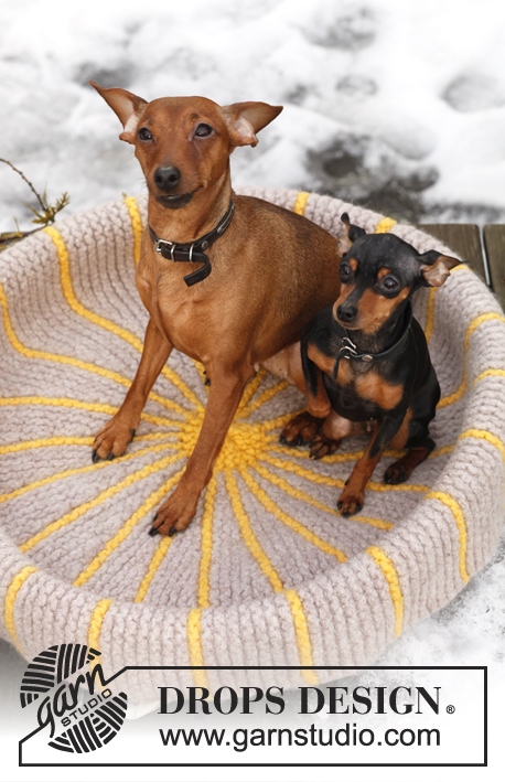 Hot Dogs / DROPS Extra 0-841 - Cesto feltrado DROPS para cão, em Snow.