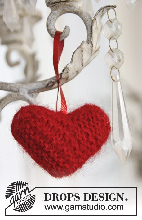 Sweet heart / DROPS Extra 0-878 - Stickat DROPS hjärta i “Alpaca” och ”Kid-Silk” att hänga i julgranen
