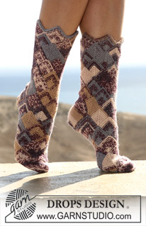 Free patterns - Naisen sukat / DROPS 105-43