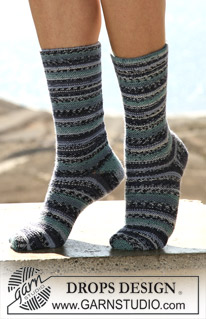 Free patterns - Naisen sukat / DROPS 105-44