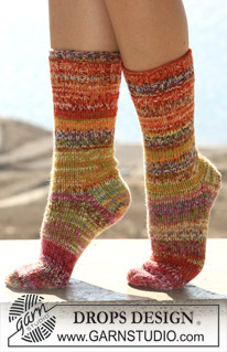 Free patterns - Puolisääreen ylettyvät sukat / DROPS 106-21