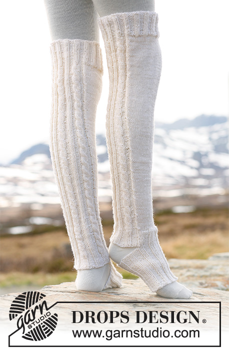 DROPS 114-38 - Knitted yoga socks/leg-warmers with
cables in DROPS Karisma.