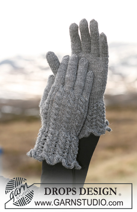 Elegant Hands / DROPS 117-11 - DROPS gloves in ”Fabel” with cables and lace pattern.  