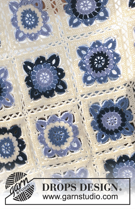 Seaside Blues / DROPS 120-3 - Couverture DROPS au crochet avec motifs carrés en Karisma.