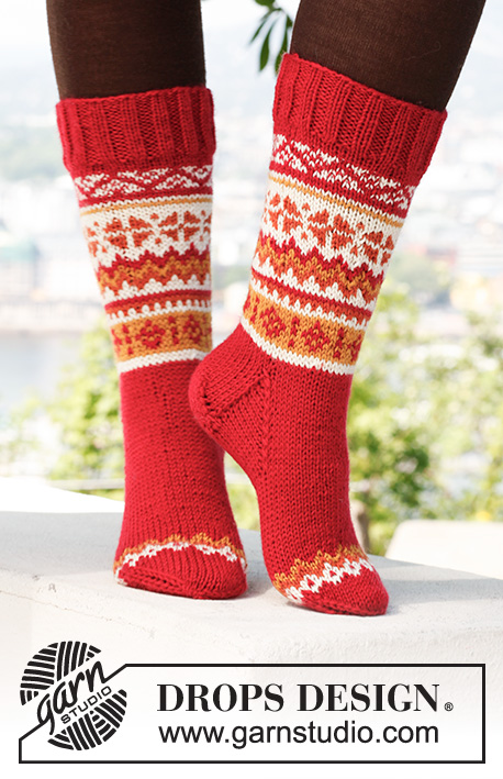 Sweet Scarborough Socks / DROPS 140-9 - Gebreide DROPS sokken met Noors patroon van ”Karisma”. Maat 35 tot en met 43
