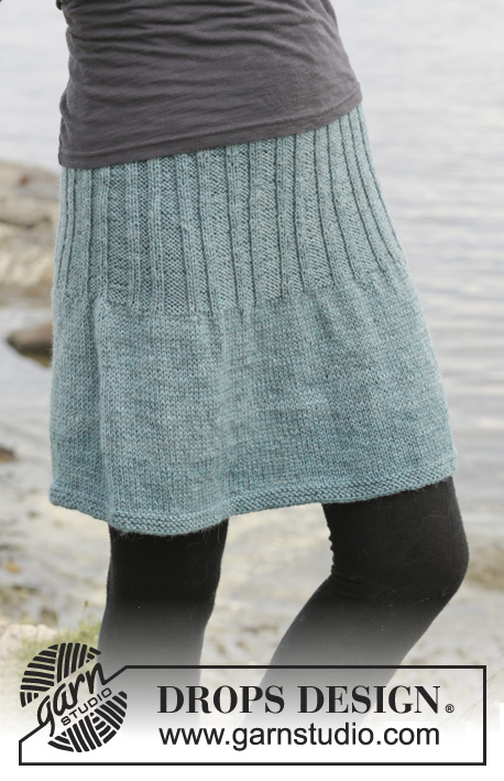 Angel Falls Skirt / DROPS 156-8 - Gebreide DROPS rok in tricotst met boordsteek, van boven naar beneden gebreid van ”Karisma”. Maat: S - XXXL.