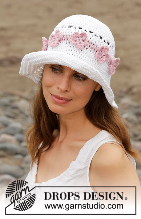 Summer Azalea / DROPS 190-20 - Virkad hatt med hålmönster och blommor. Arbetet är virkat i DROPS Paris