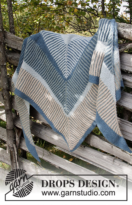 Sandstone Wrap / DROPS 203-16 - Strikket sjal i DROPS Alpaca. Arbejdet strikkes oppefra og ned med striber og 2-farvet patent.