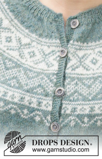 Scent of Pine Jacket / DROPS 215-7 - Gebreid vest in DROPS Alpaca. Het werk wordt van boven naar beneden gebreid met ronde pas en Scandinavisch patroon op de pas en op de onderkant van de mouwen. Maten S - XXXL.