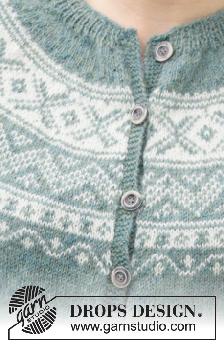 Scent of Pine Jacket / DROPS 215-7 - Rozpinany sweter na drutach, przerabiany od góry do dołu z włóczki DROPS Alpaca z żakardem norweskim na zaokrąglonym karczku i na dole rękawów. Od S do XXXL.