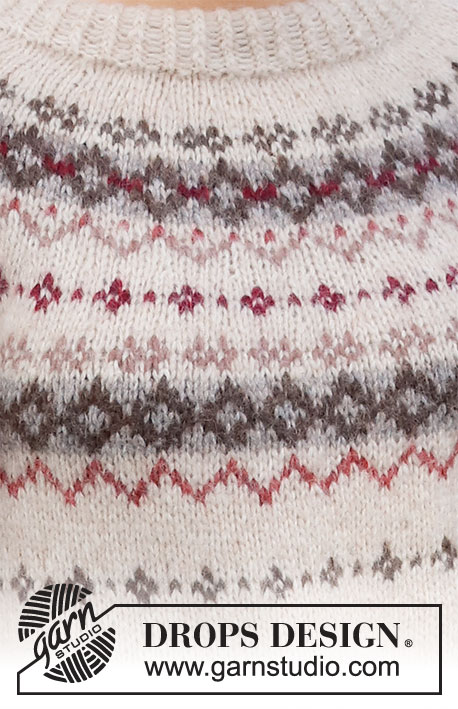 Mistletoe Kisses / DROPS 217-7 - Sweter na drutach, przerabiany od góry do dołu, z zaokrąglonym karczkiem, żakardem norweskim i podwójnym wykończeniem dekoltu, z włóczki DROPS Air. Od S do XXXL.