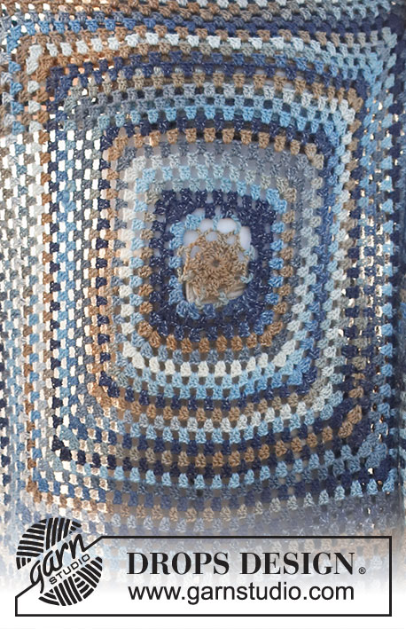 Gift of the tide / DROPS 221-28 - Couverture carrée crochetée en rond, à partir du milieu, avec 1 fil DROPS Big Delight ou 2 fils DROPS Delight