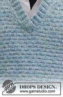 Blue River Slipover / DROPS 224-12 - Chaleco de punto para hombre en DROPS Air. La prenda está realizada con el patrón de textura, el cuello-V y las cenefas en el punto elástico. Tallas: S-XXXL