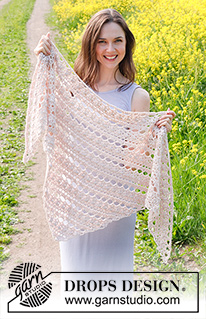 Rosé Shawl / DROPS 229-14 - Crocheted shawl in DROPS Cotton Merino. The piece is worked with lace pattern and bobbles.