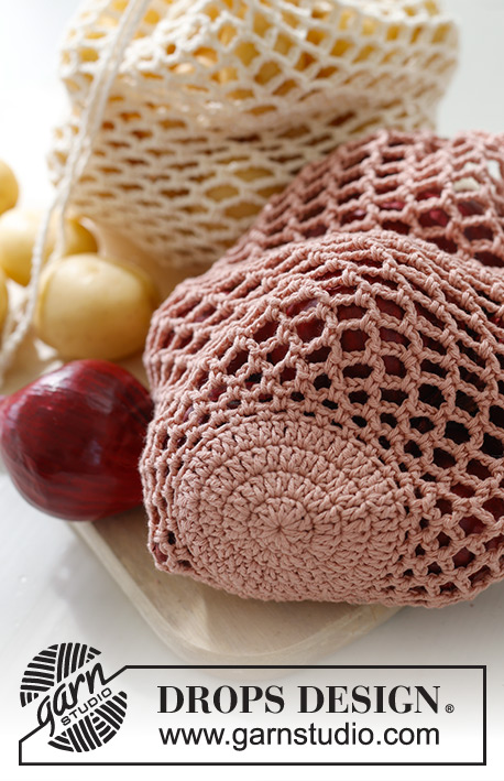 Seasonal Fruit / DROPS 234-76 - Pequena rede em croché para fruta e legumes, em DROPS Safran. Crocheta-se em ponto rendado. Tema: Natal