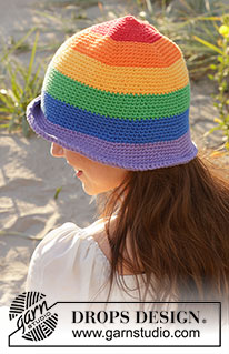 True Colours Hat / DROPS 238-19 - Kapelusz na szydełku, przerabiany na okrągło, z góry na dół, w tęczowe paski, z włóczki DROPS Paris. Od S do XL