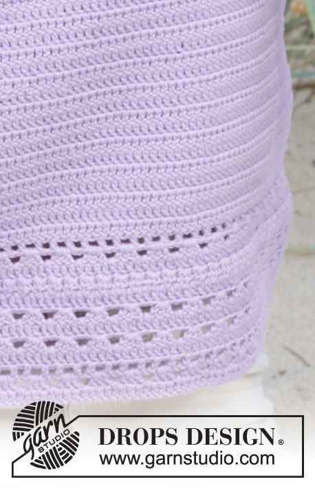 Scent of Lilac / DROPS 241-12 - Top crochetado de cima para baixo com ponto rendado, em DROPS Safran. Do S ao XXXL.