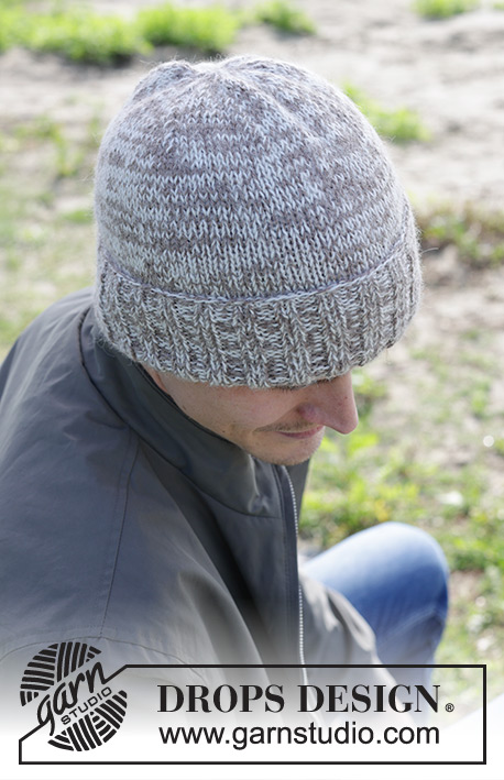 Winter Marble Hat / DROPS 246-28 - Cappello da uomo lavorato ai ferri in 2 capi di DROPS Alpaca. Lavorato dal basso verso l’alto a maglia rasata e bordo a coste. Taglie: M - XL.