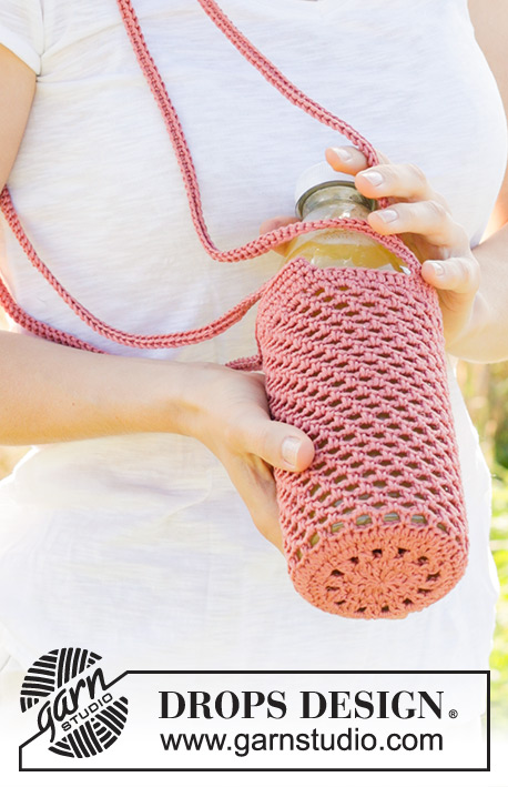 Oasis Bottle Holder / DROPS 247-7 - Crocheted bottle bag in DROPS Muskat. The piece is worked in the round, bottom up.