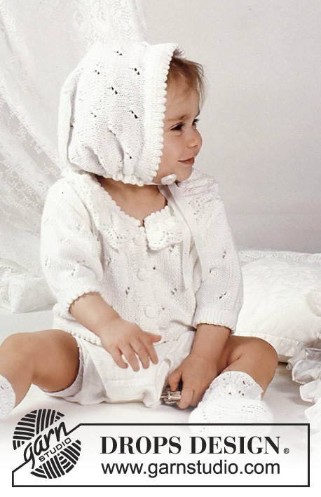 Sweet Smile / DROPS Baby 1-8 - Strikket sett med jakke, kyse og sokker til baby i DROPS Safran. Arbeidet strikkes med hullmønster. Størrelse 3 mnd - 2 år. Tema: Dåp og navnefest.