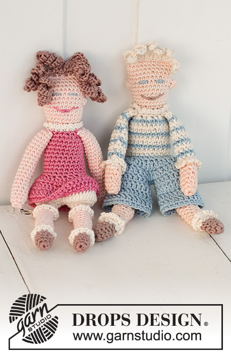 Peter / DROPS Baby 13-33 - Le bambole “Peter” e “Pernille” lavorate all’uncinetto in DROPS Muskat
