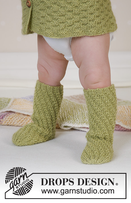 Twister Socks / DROPS Baby 14-10 - Gebreide kniekousen in DROPS Alpaca voor baby en kinderen. Maat 1 maand tot 4 jaar.