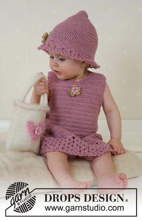 Little Miss Berry / DROPS Baby 14-4 - Dziecięcy komplet: sukienka i kapelusz na szydełku z włóczki DROPS Alpaca. Filcowa torebka na drutach, z włóczki DROPS Alaska. Rozmiary od 1 miesiąca do 4 lat.