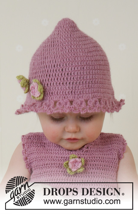 Little Miss Berry / DROPS Baby 14-4 - Dziecięcy komplet: sukienka i kapelusz na szydełku z włóczki DROPS Alpaca. Filcowa torebka na drutach, z włóczki DROPS Alaska. Rozmiary od 1 miesiąca do 4 lat.
