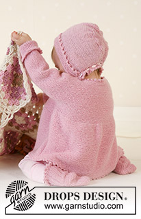 Josie / DROPS Baby 14-7 - Sweter na drutach z rękawami kimono, skarpetki i czapeczka ściegiem francuskim z włóczki DROPS Alpaca. Rozmiar niemowlęcy i dziecięcy, od 1 miesiąca do 4 lat.