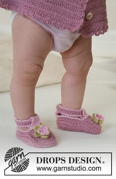 Little Miss Berry Shoes / DROPS Baby 14-8 - Gehaakte bloemenslofjes in DROPS Alpaca voor baby en kinderen. Maat 1 maand tot 4 jaar.