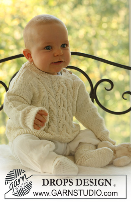 Sweet Snow / DROPS Baby 16-20 - Conjunto de meias e pulôver tricotado com torcidos em DROPS Merino Extra Fine para bebés e crianças