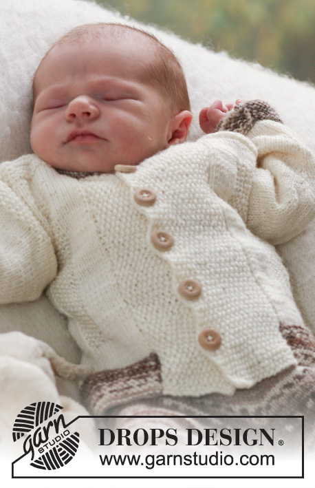 Little Nugget / DROPS Baby 17-16 - Komplet: niemowlęcy i dziecięcy sweterek rozpinany na drutach, spodenki i skarpetki, z włóczki DROPS Fabel lub DROPS Flora