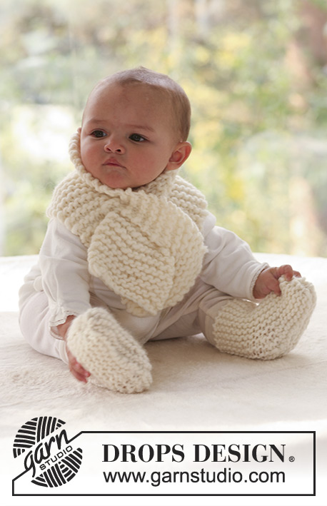 Wiggles / DROPS Baby 17-7 - Conjunto de bufanda y calcetas de punto en punto musgo para bebé y niños en DROPS Snow