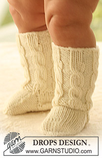 Free patterns - Vauvan sukat & tohvelit / DROPS Baby 18-22