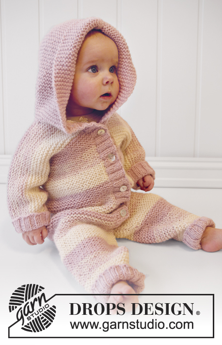 Playdate / DROPS Baby 25-17 - Babygrow para bebés em ponto jarreteira com capuz tricotado com 2 fios DROPS Alpaca. Tamanho  0 - 4 anos.