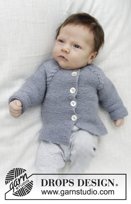Little Explorer / DROPS Baby 29-12 - Gilet raglan avec torsades et point mousse, tricoté de haut en bas. Taille: préma – 4 ans.
Se tricote en DROPS BabyMerino.