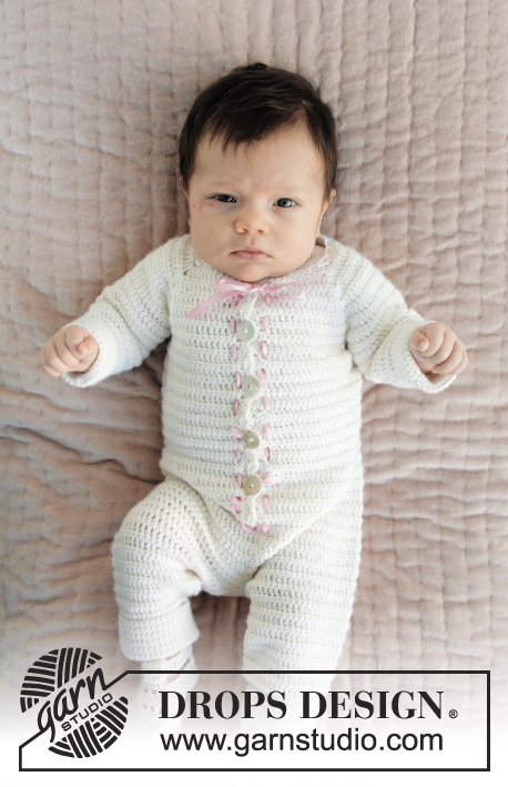 My Sweetie / DROPS Baby 29-5 - Baby heldress til dåp eller navnefest heklet ovenfra og ned med raglan og strukturrader i DROPS BabyAlpaca Silk. Størrelse 0 - 2 år