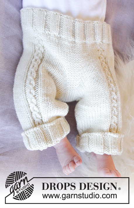 Little Cherub Pants / DROPS Baby 33-18 - Pantalón de punto para bebé en DROPS Merino Extra Fine. La pieza está tejida de arriba para abajo con torsadas falsas. Tallas 1 mes – 4 años.