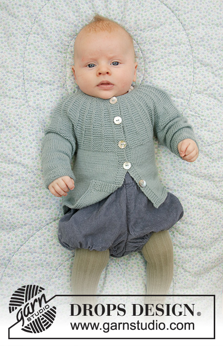 Baby Business / DROPS Baby 33-19 - Vauvan ylhäältä alas neulottu jakku DROPS BabyMerino -langasta. Työssä on kaarroke ja kohoneuletta. Koot keskonen - 2 vuotta.