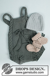Ready to Play Romper / DROPS Baby 33-21 - Fofo tricotado para bebé com torcidos e ponto de arroz, em DROPS Merino Extra Fine. Tamanhos : 1 - 24 meses.